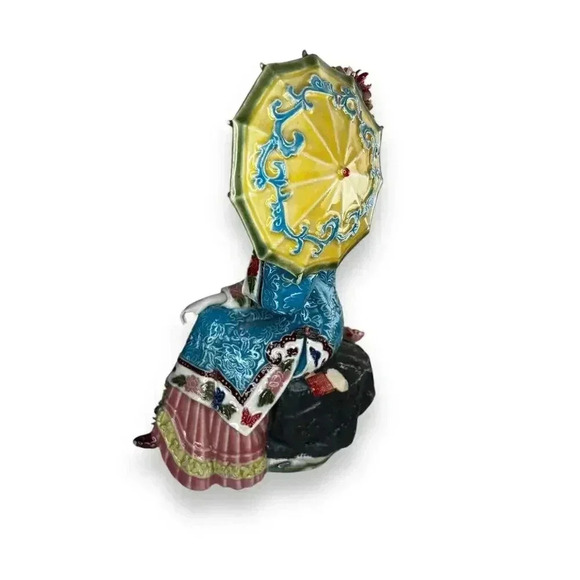 VTG 10" Chinese Porcelain ShiWan Belle Lady Sitting Holding A Parasol Figurine - Picture 5 of 10